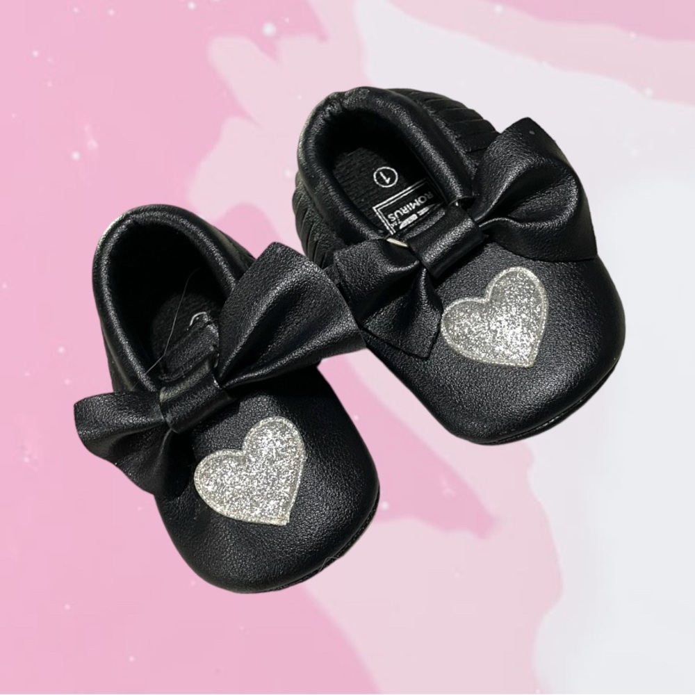 Romirus Baby Glitter Heart Moccasins size 1